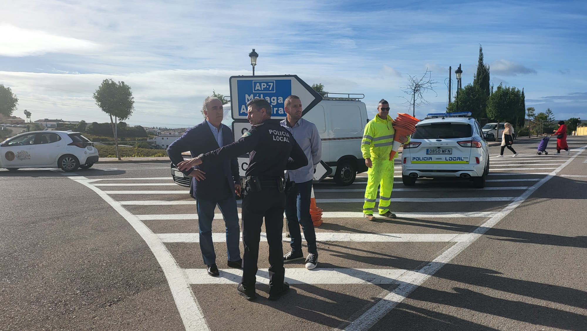 Mayor Seguridad Para Conductores Y Peatones Ayuntamiento De Manilva